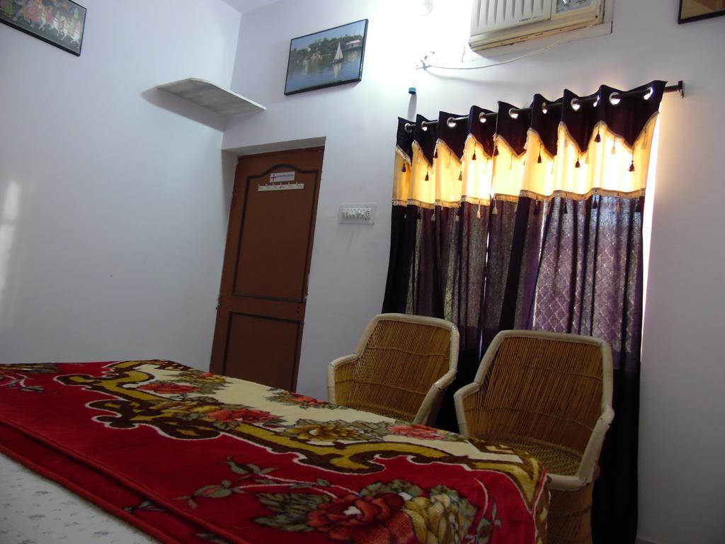 Keshav Palace Pushkar Bilik gambar